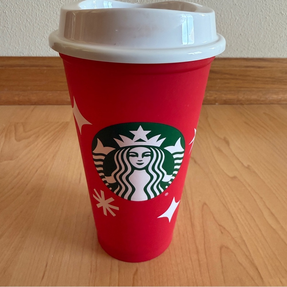 Starbucks Christmas Holiday Red 16-Ounce Reusable Plastic Travel Cup w/ Lid